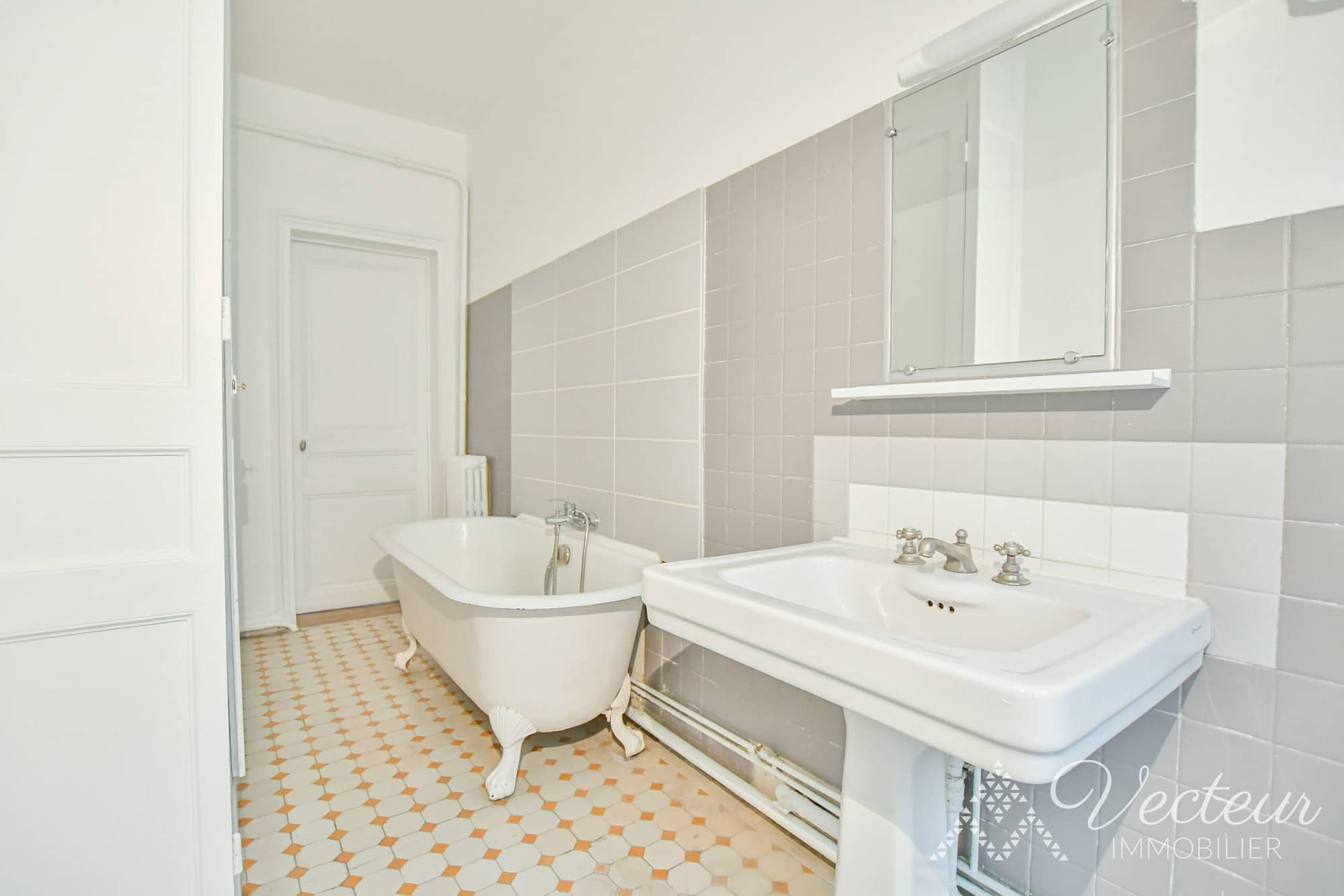 Salle de bains d'un appartement à Paris 16